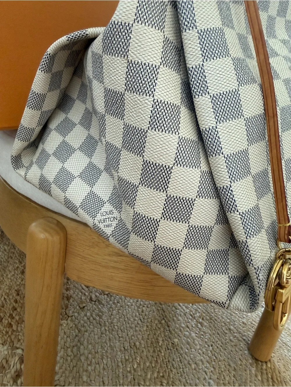 Louis Vuitton Artsy MM Damier Azur Handbag/Tote